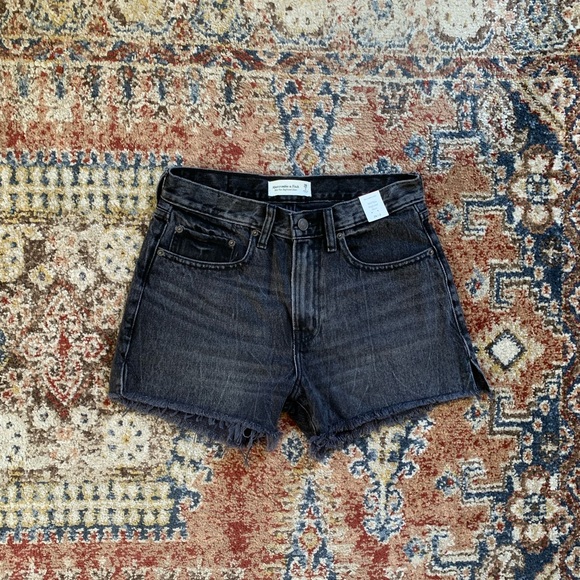 Abercrombie & Fitch Pants - Abercrombie & Fitch Mid Rise Boyfriend Shorts